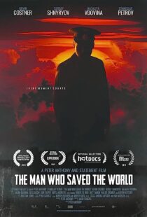 دانلود فیلم The Man Who Saved the World 2014369131-1447803225