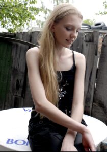 دانلود مستند Girl Model 2011378951-1904533128